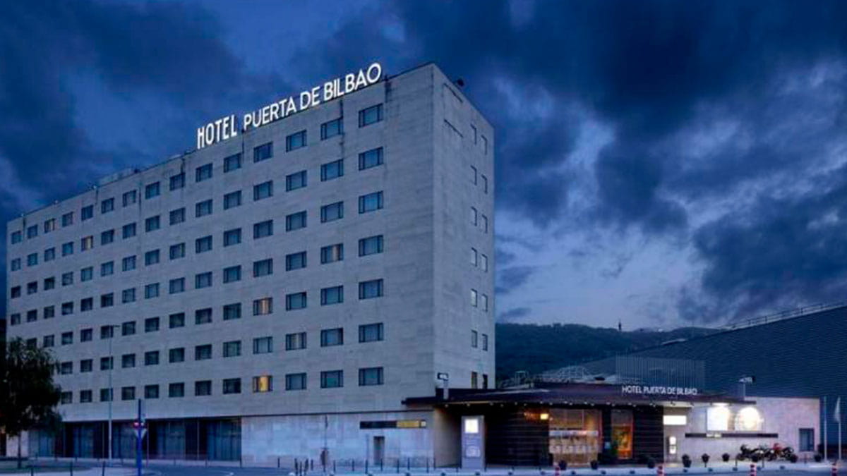 Hotel Puerta Bilbao exterior